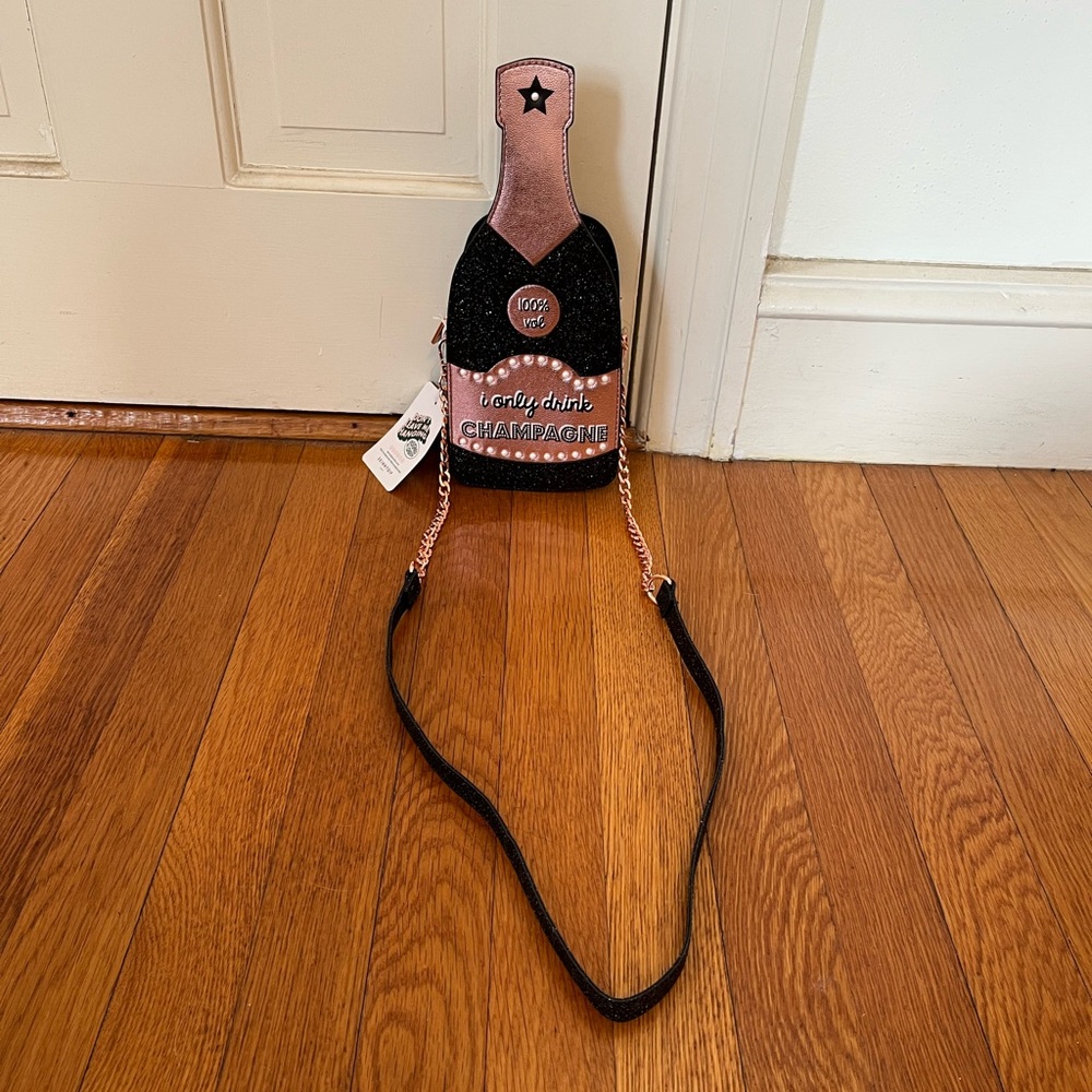 NWT Skinny Dip Champagne Bottle Purse “I only drink champagne” Cross Body Bag